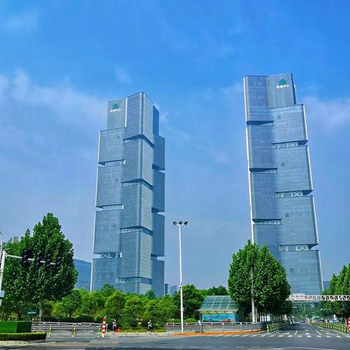 绿地双子塔可以上去吗绿地在郑州有哪些项目-图3